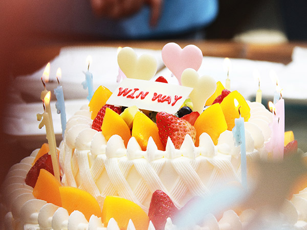 生日快乐,走一个!金年会机械给员工寿星来一场惊喜生日派对